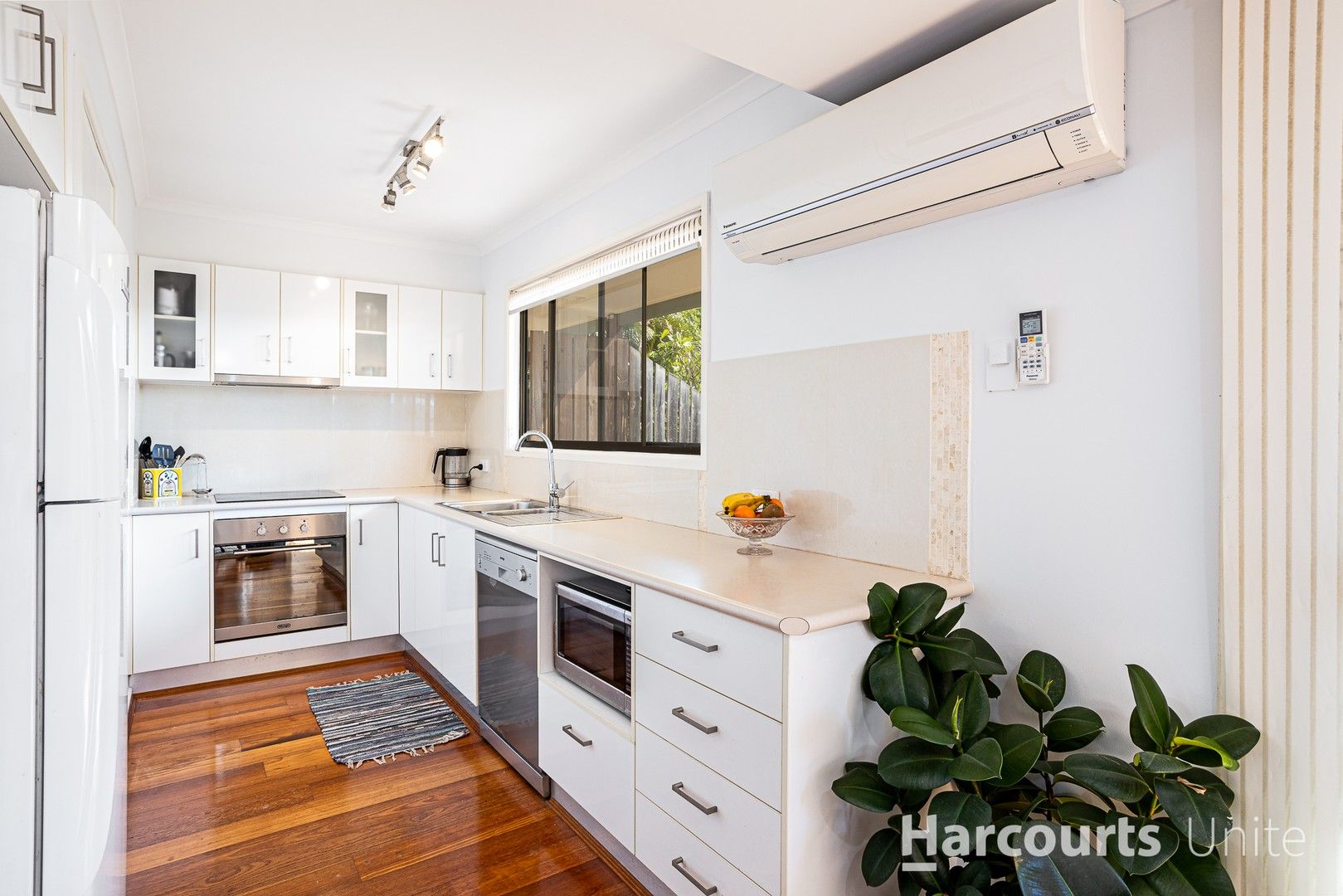 3 bedrooms House in 6/25 Annie Street WOODY POINT QLD, 4019