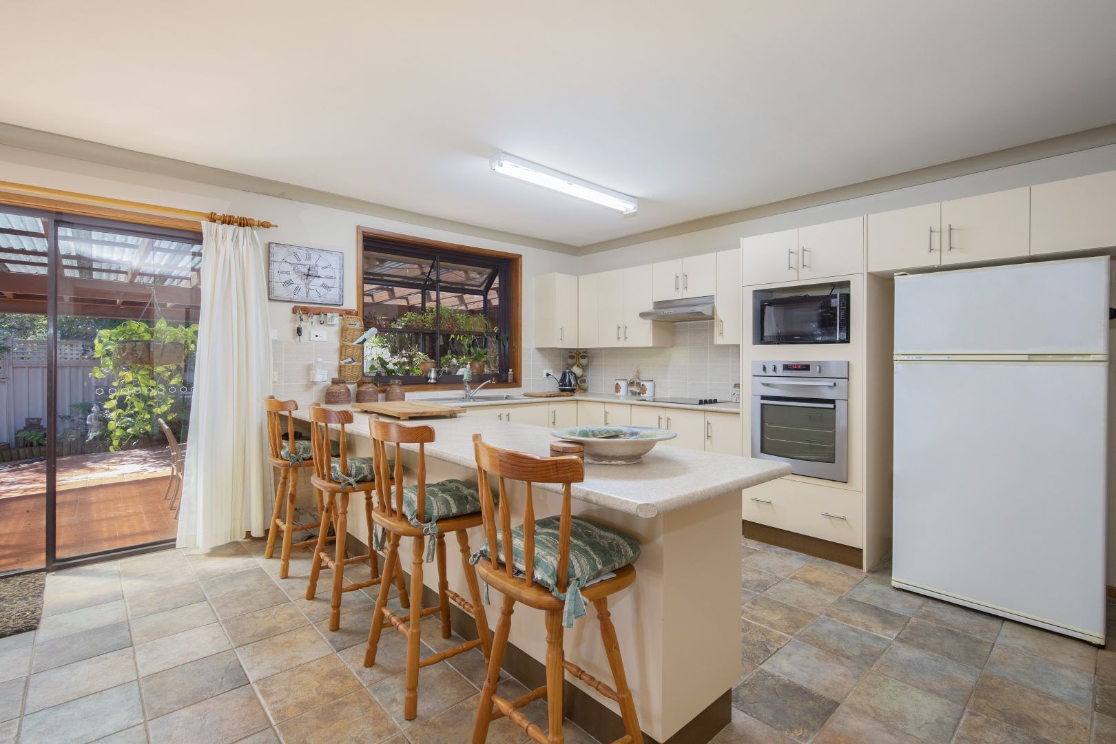 19 Suffolk Drive, Valentine NSW 2280, Image 1