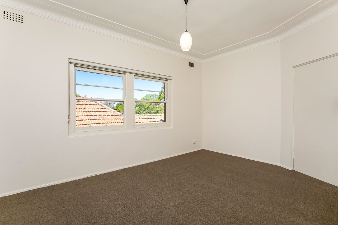 2 bedrooms Apartment / Unit / Flat in 3/136 Burlington Street CROWS NEST NSW, 2065