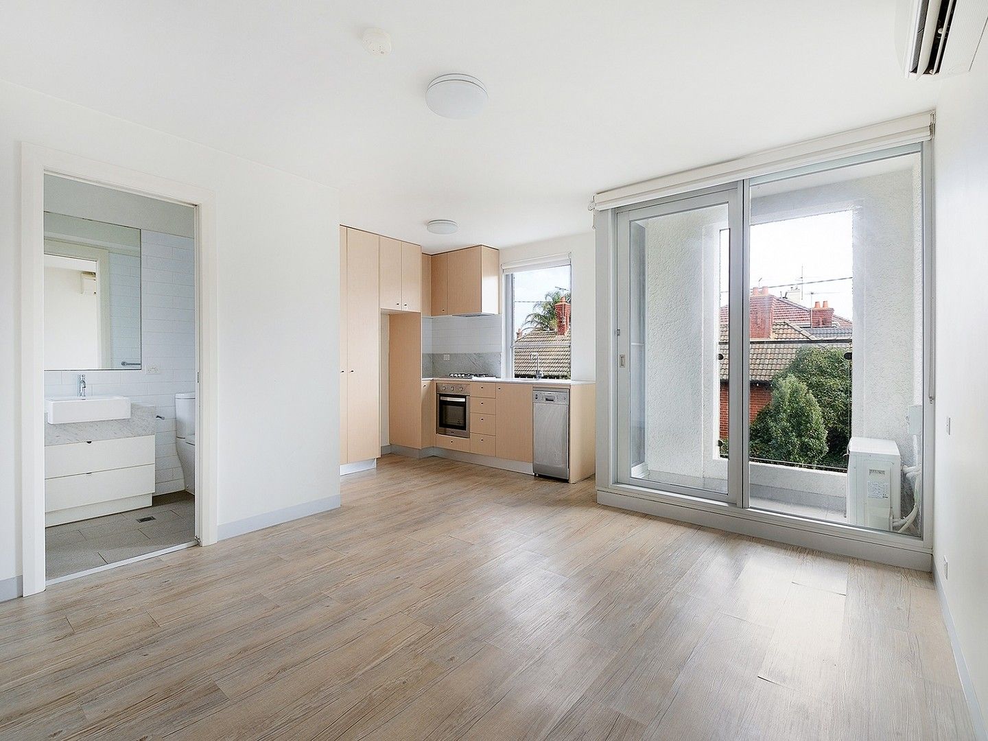 1 bedrooms Studio in 5/16 Blessington Court ST KILDA VIC, 3182