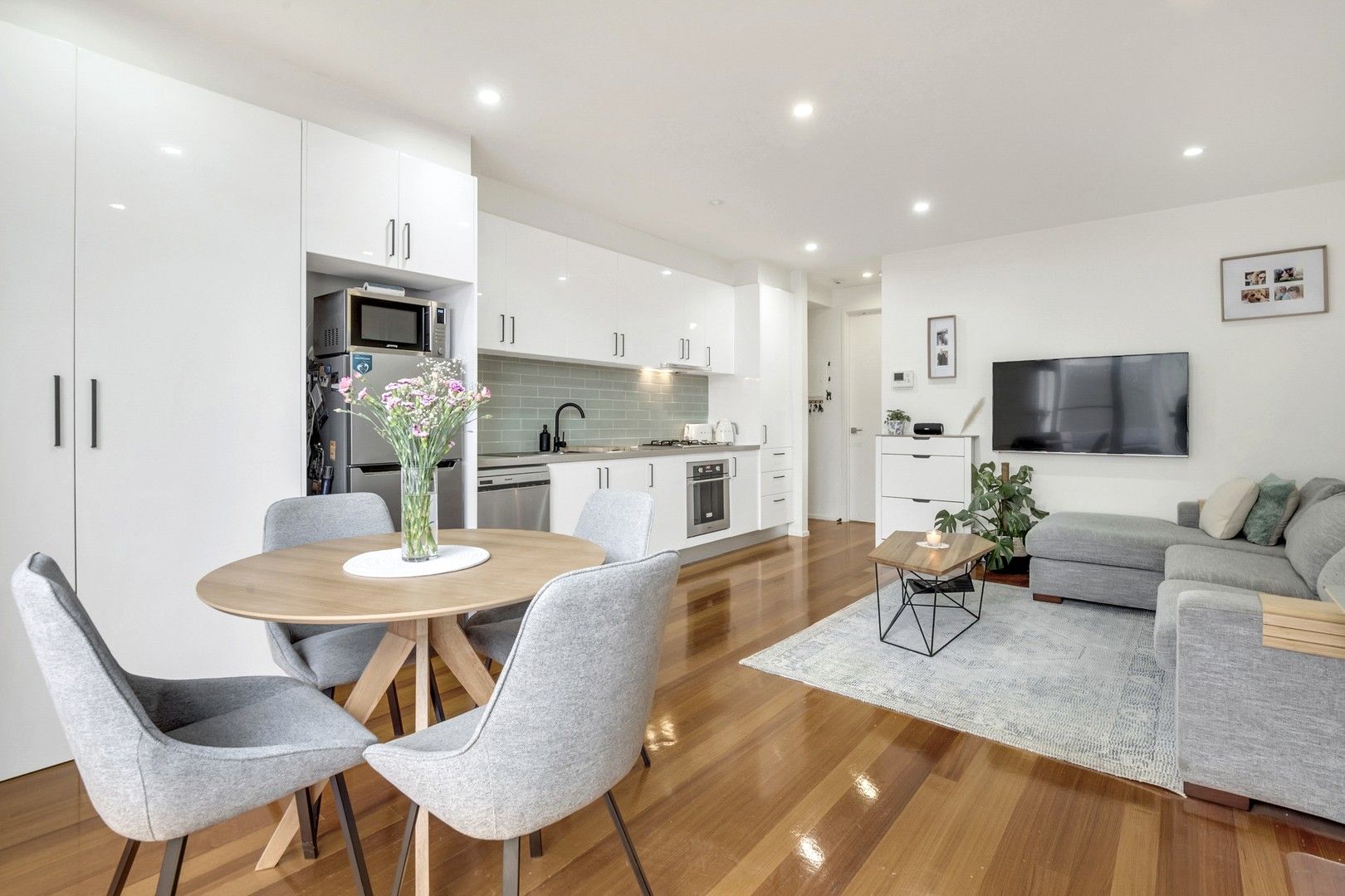 1 bedrooms Apartment / Unit / Flat in 2/149 Dundas Street THORNBURY VIC, 3071