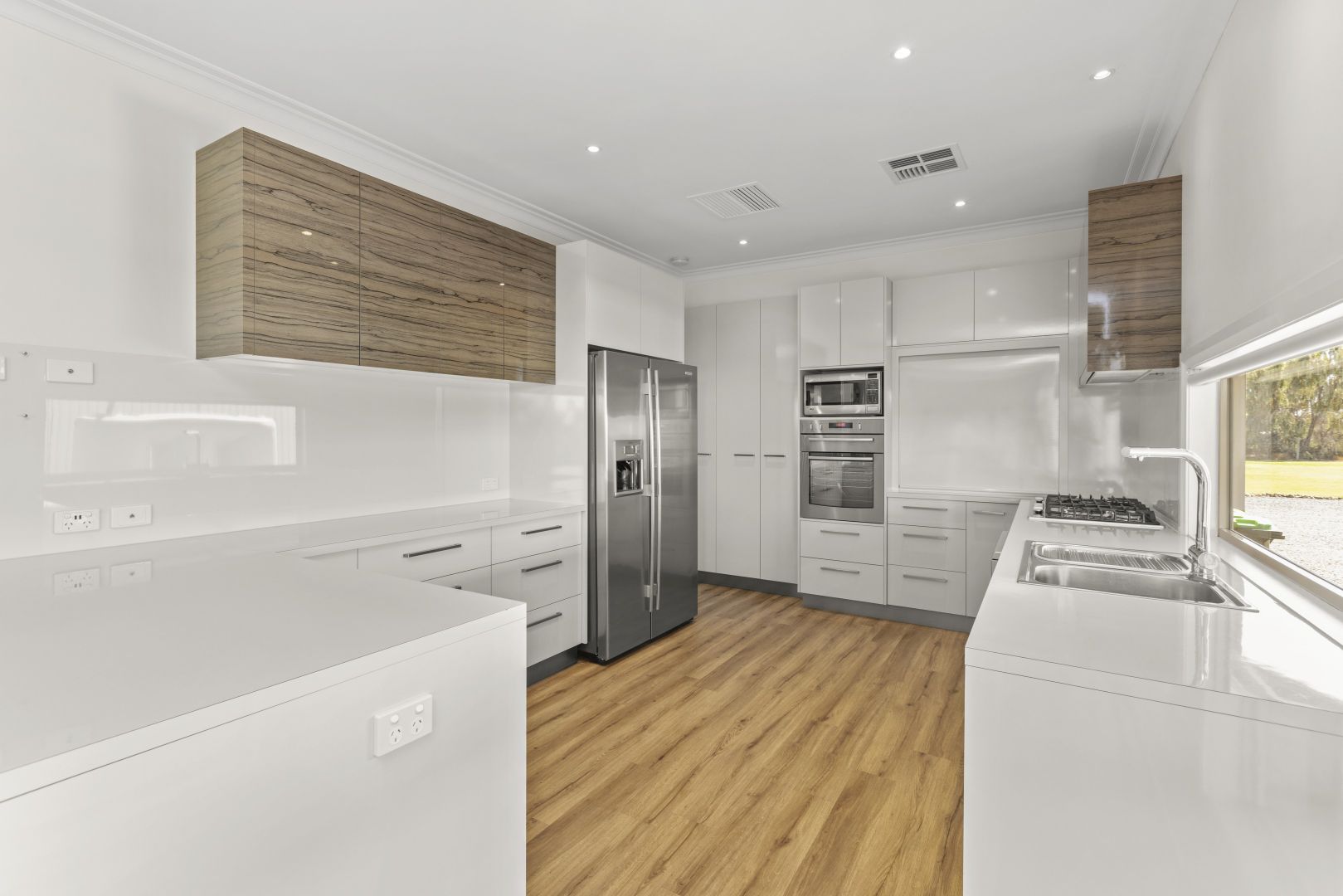 52 Seventh Street Extension, Birdwoodton VIC 3505, Image 2