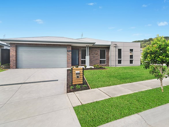 27 Floresta Crescent, Cameron Park NSW 2285