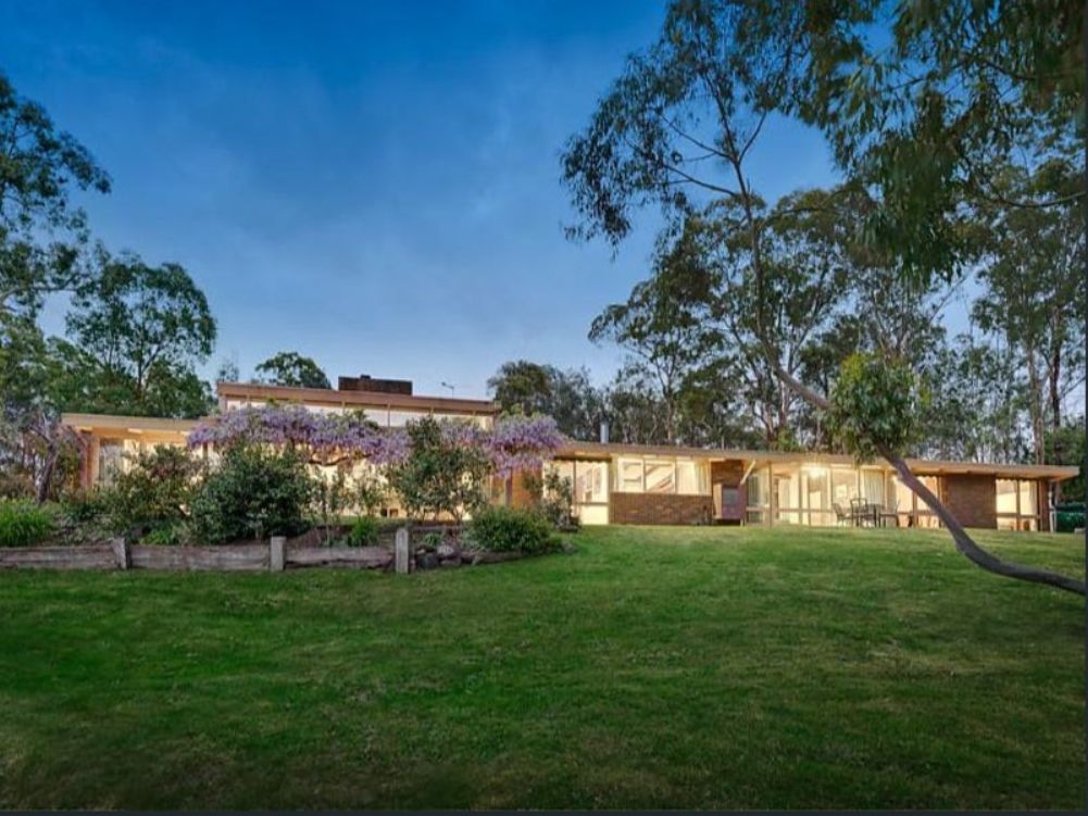 4 bedrooms House in 83-85 Brushy Park Road WONGA PARK VIC, 3115