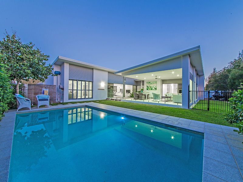 42 Margaret Crescent, Wakerley QLD 4154, Image 2