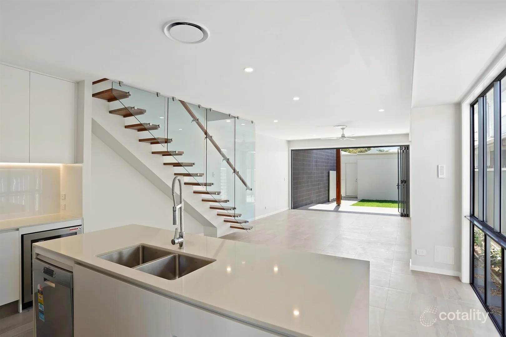 Additional image 3 of 1/82 Palm Beach Ave, Palm Beach QLD 4221