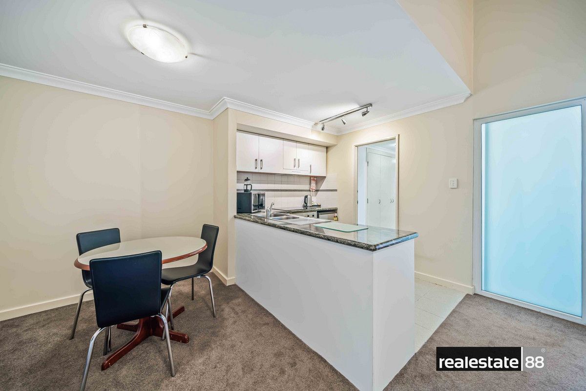 609/112 Mounts Bay Road, Perth WA 6000, Image 2