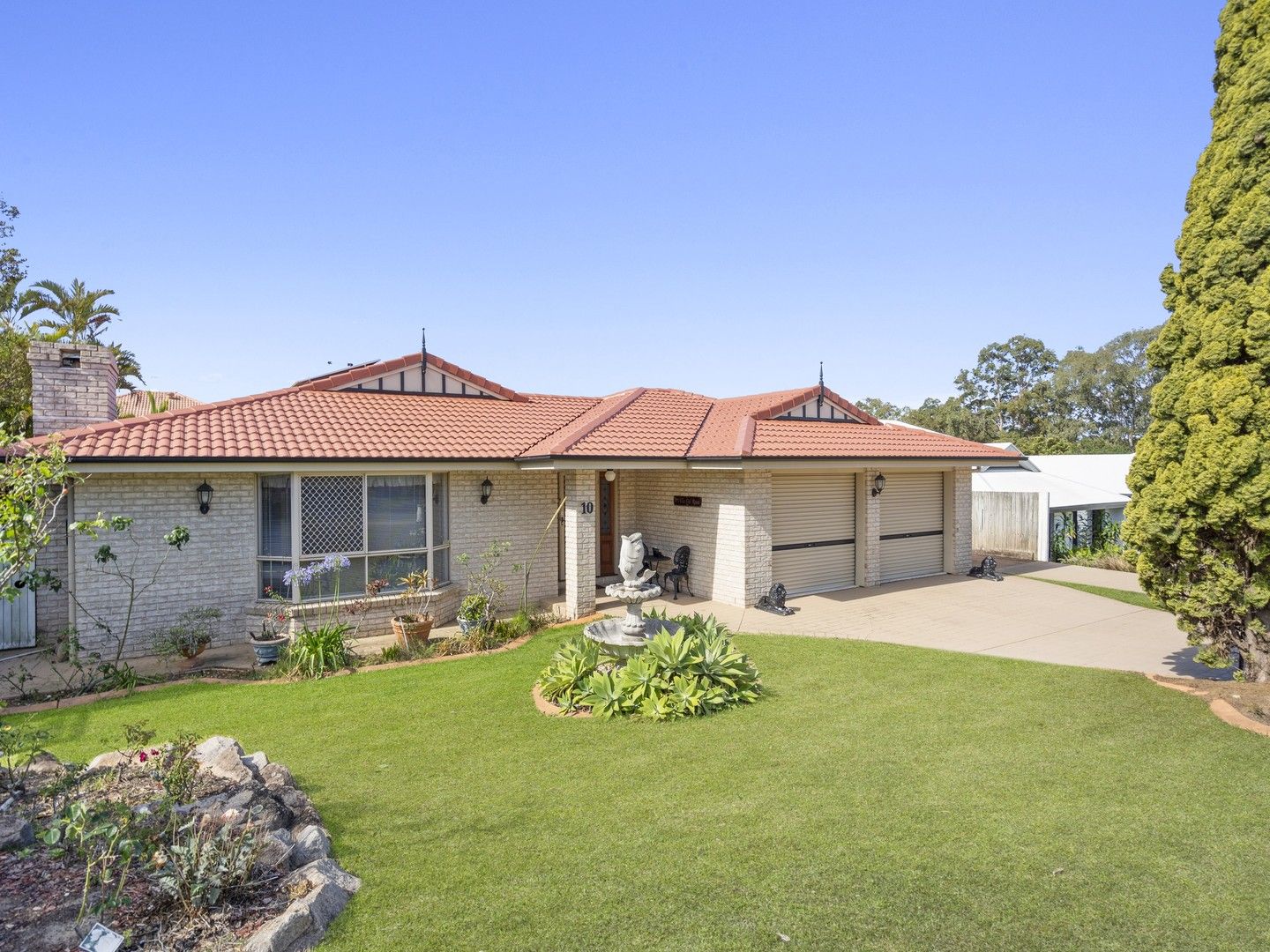 10 Burbank Road, Birkdale QLD 4159 Domain