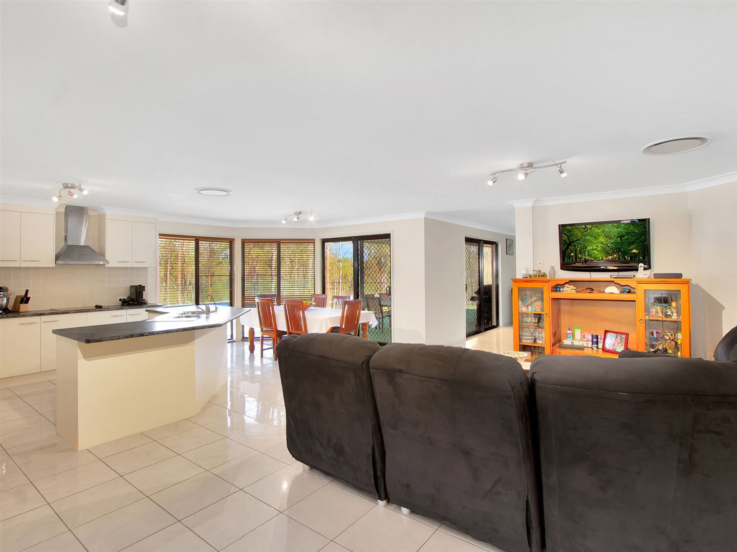 33-43 Cooneana Crt, Tamborine QLD 4270, Image 2