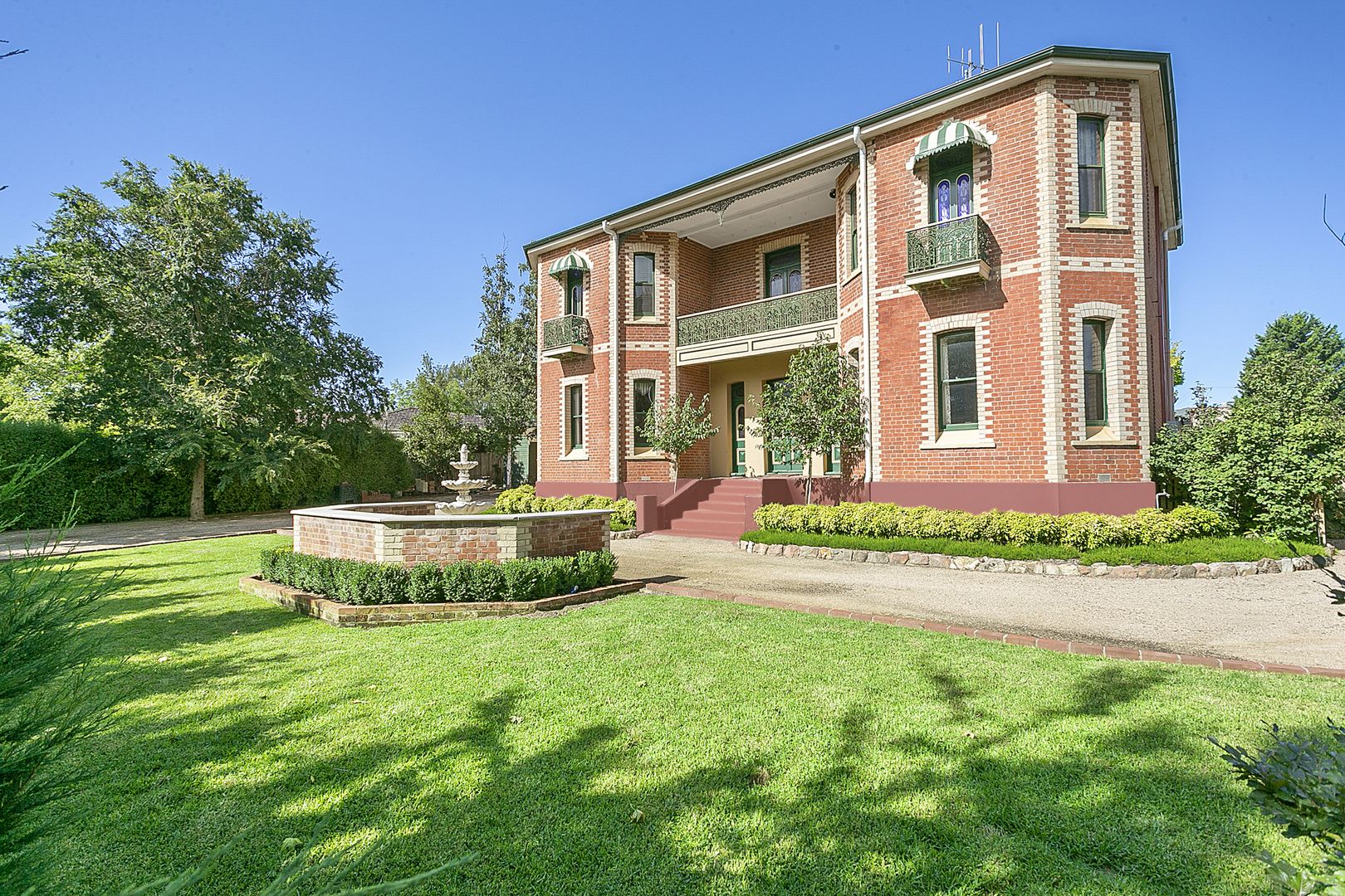 5 bedrooms House in 4 Allambie Boulevard (Kelso) BATHURST NSW, 2795