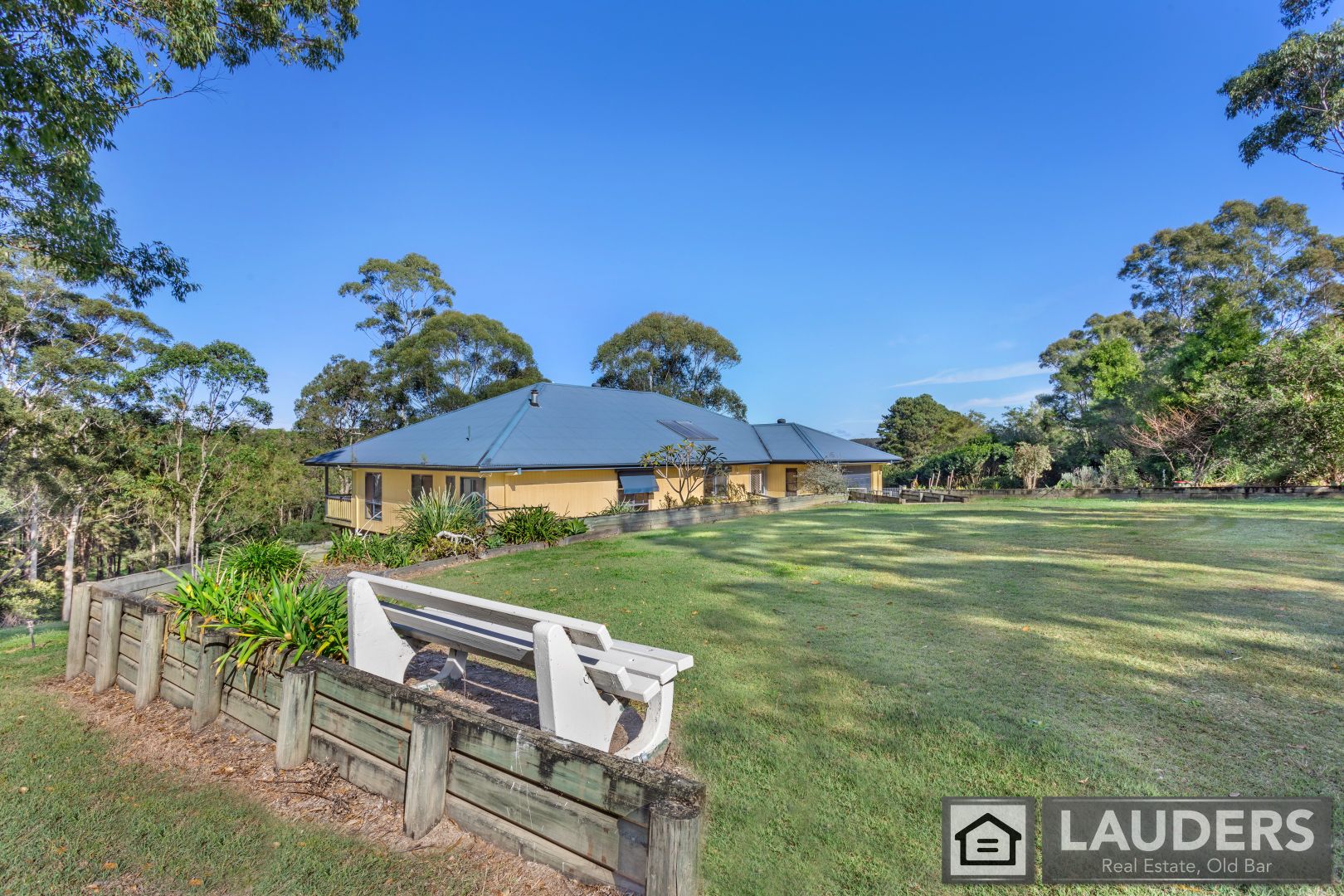 4 Scotts Road, Mitchells Island NSW 2430