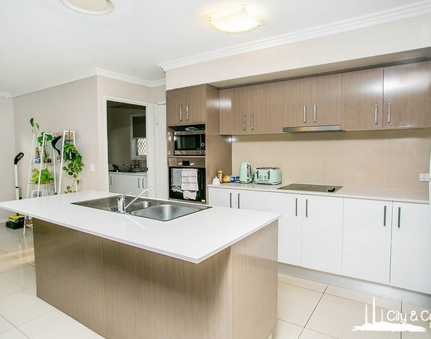 2/96 Simpson Street, Menzies QLD 4825