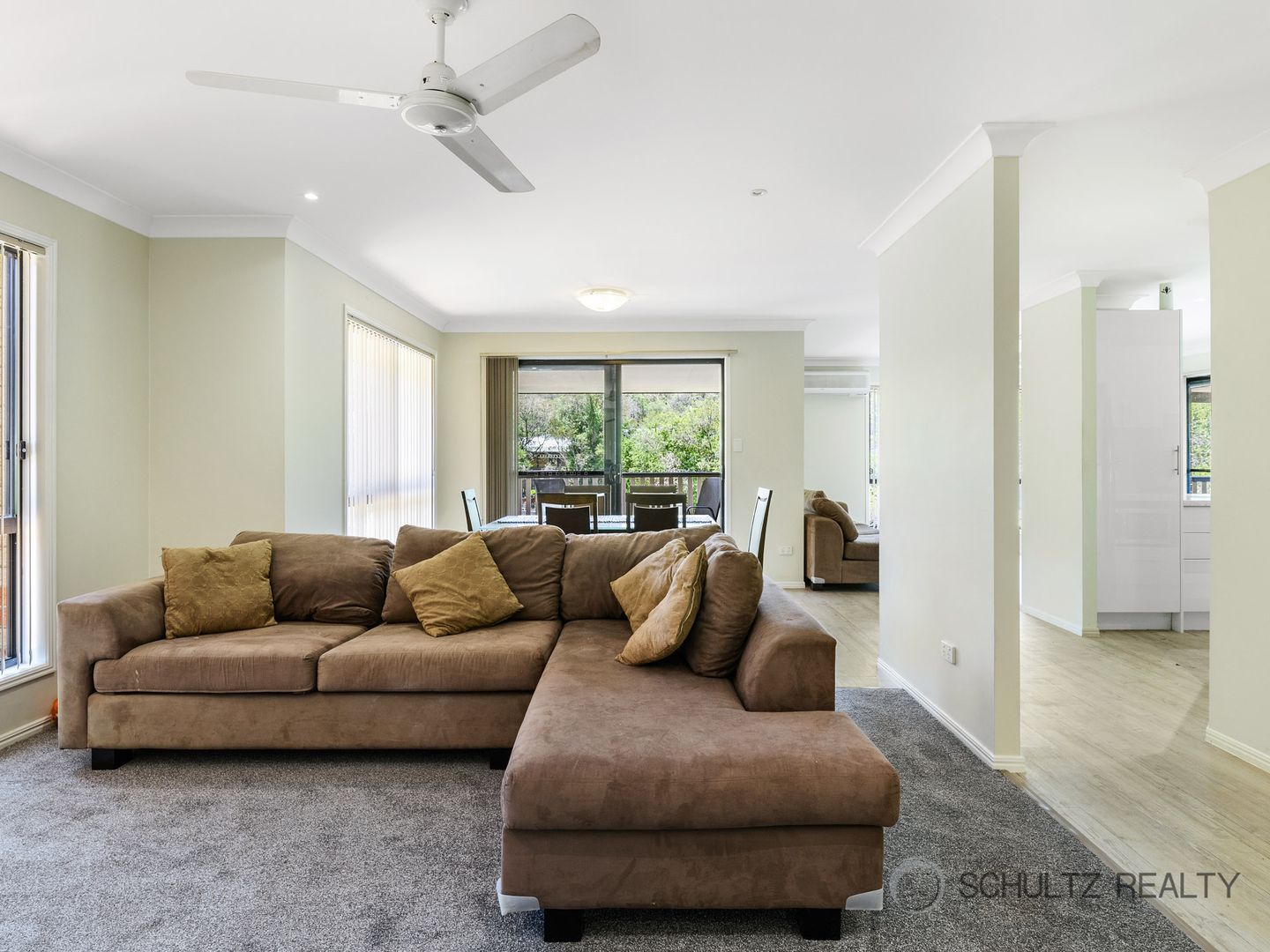 2 Carmen Court, Bahrs Scrub QLD 4207, Image 2