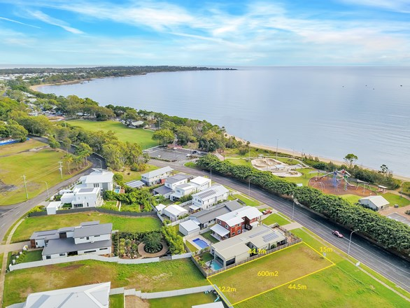 289 Esplanade , Pialba QLD 4655