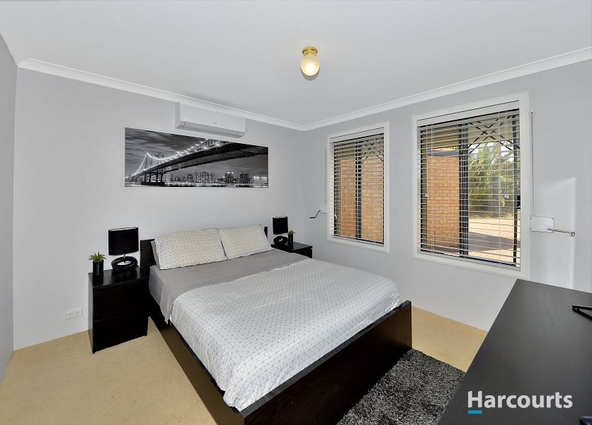 2A Coral Court, Halls Head WA 6210, Image 2