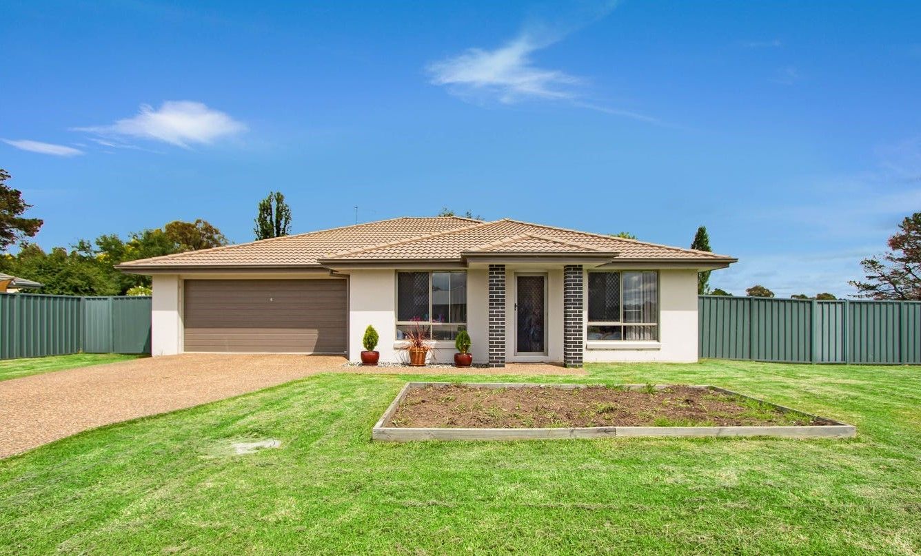 4 bedrooms House in 23 Lara Avenue ARMIDALE NSW, 2350
