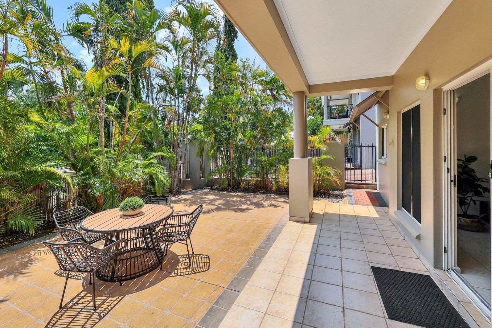 3 bedrooms Townhouse in 2/6 Melville Street THE GARDENS NT, 0820