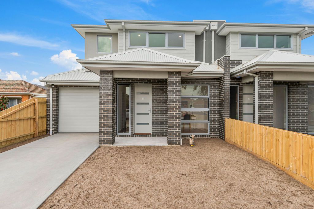 1/3 Saltley Street, South Kingsville VIC 3015, Image 1