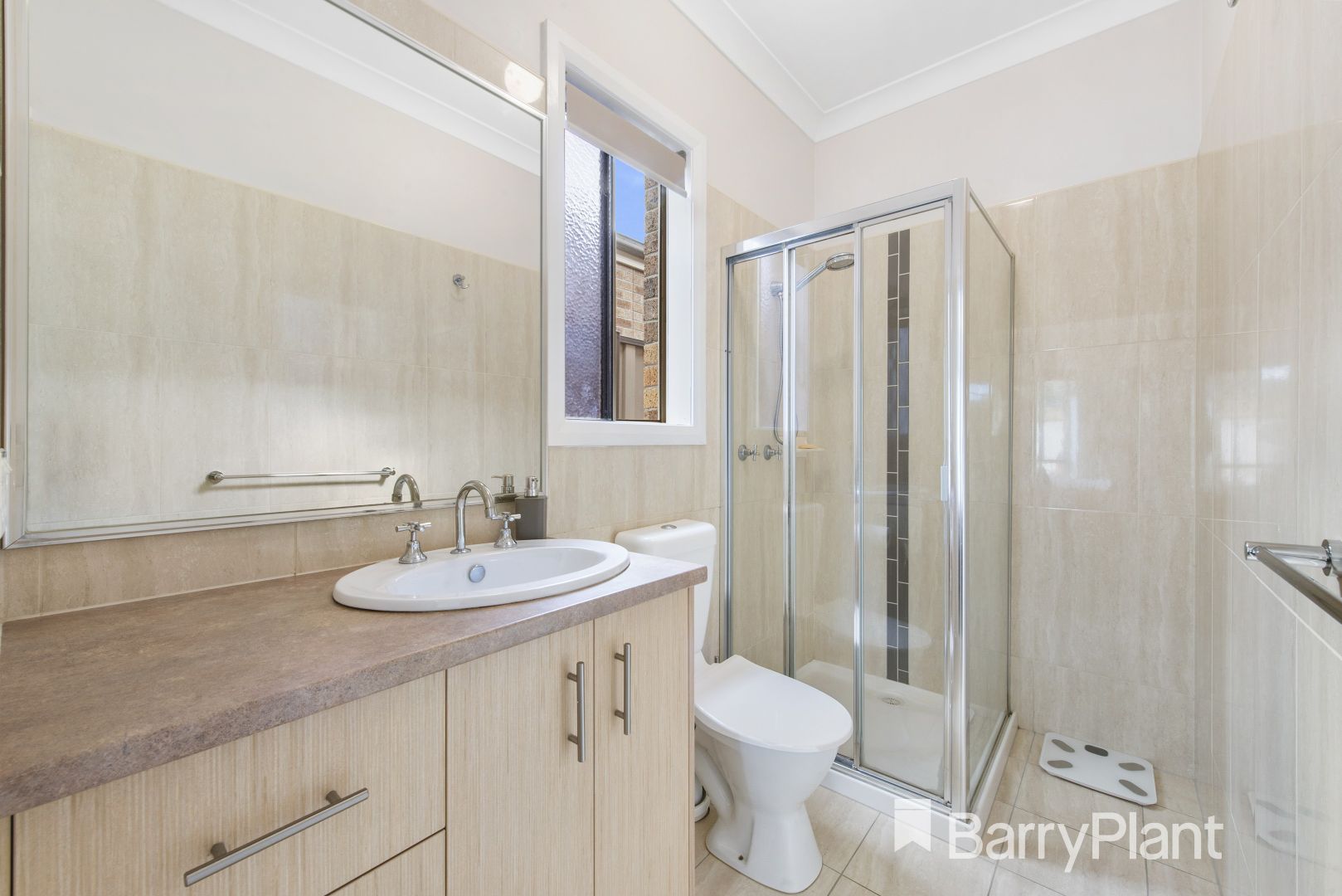 2/7 Alex Court, Kurunjang VIC 3337, Image 2