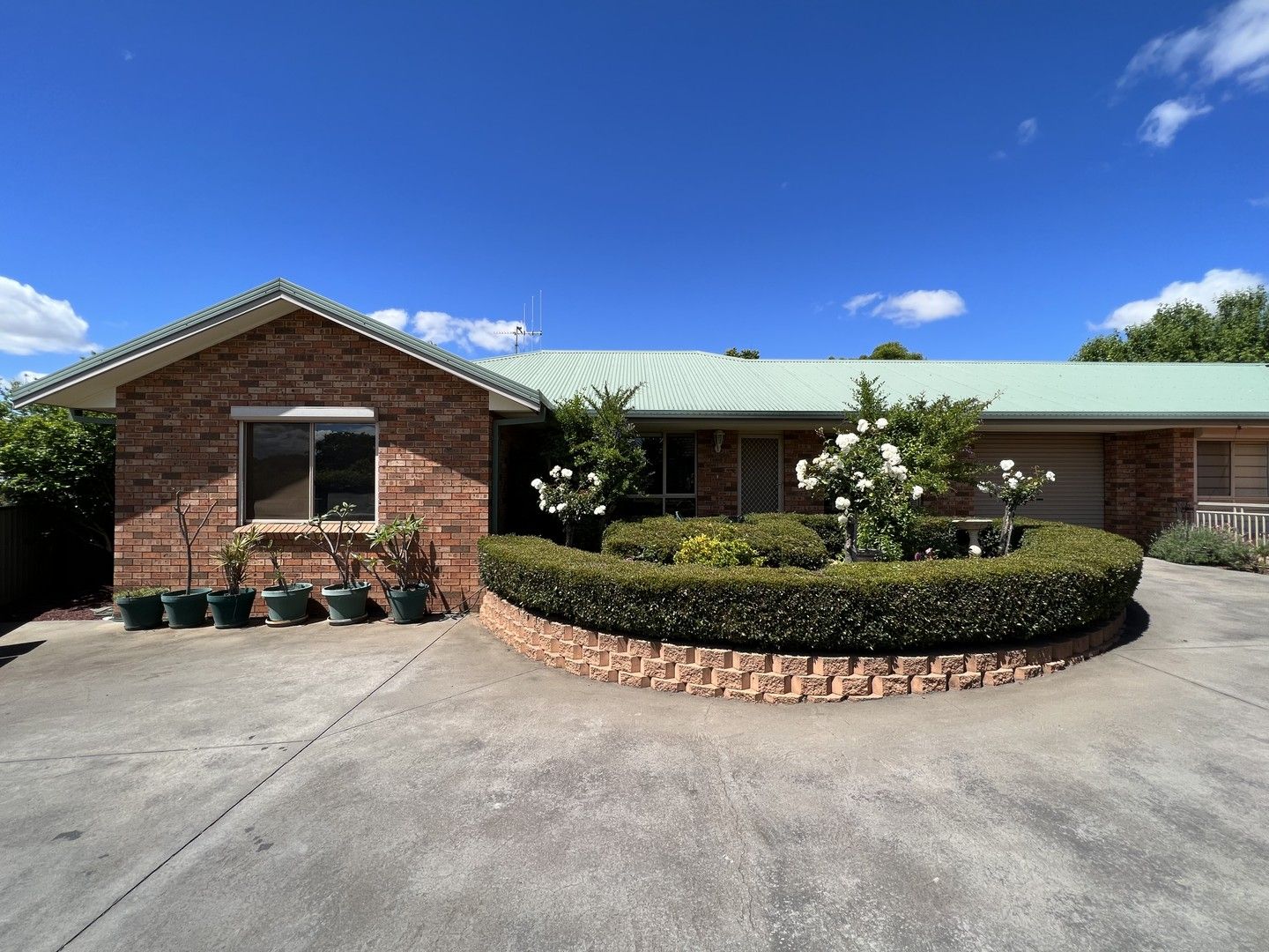 2/8 Cobden Place, Parkes NSW 2870, Image 0