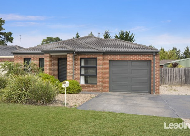 1B Reynolds Grove, Romsey VIC 3434