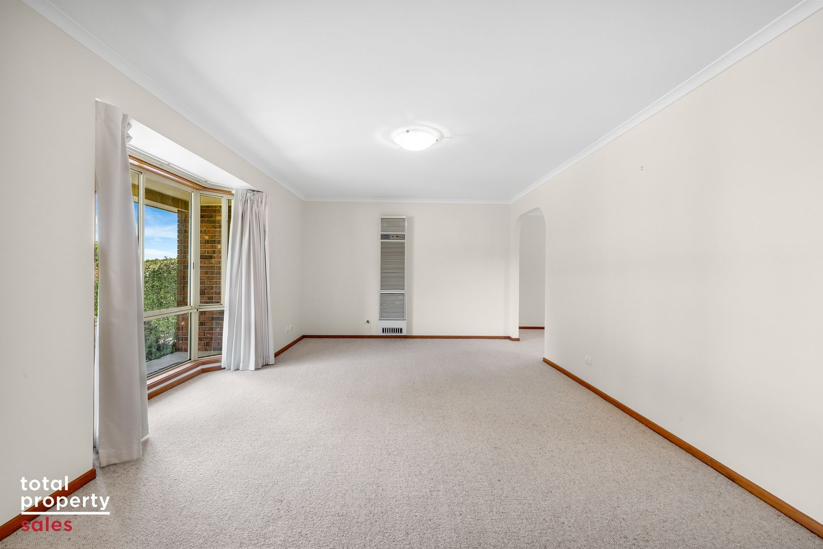 26 Crest Park Parade, Queanbeyan West NSW 2620, Image 1