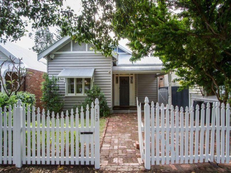 4 bedrooms House in 123 Herbert Road SHENTON PARK WA, 6008