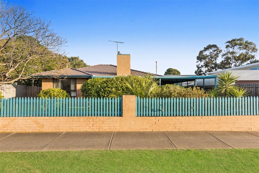 24 Pine Avenue, North Shore VIC 3214, Image 1