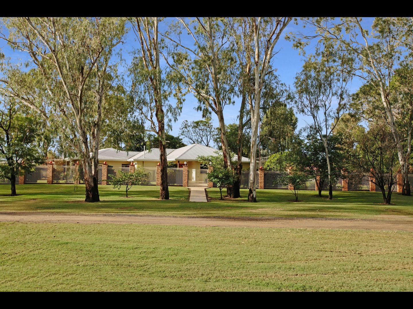 Corner Elizabeth Drive & Riddle Street, Goondiwindi QLD 4390, Image 1