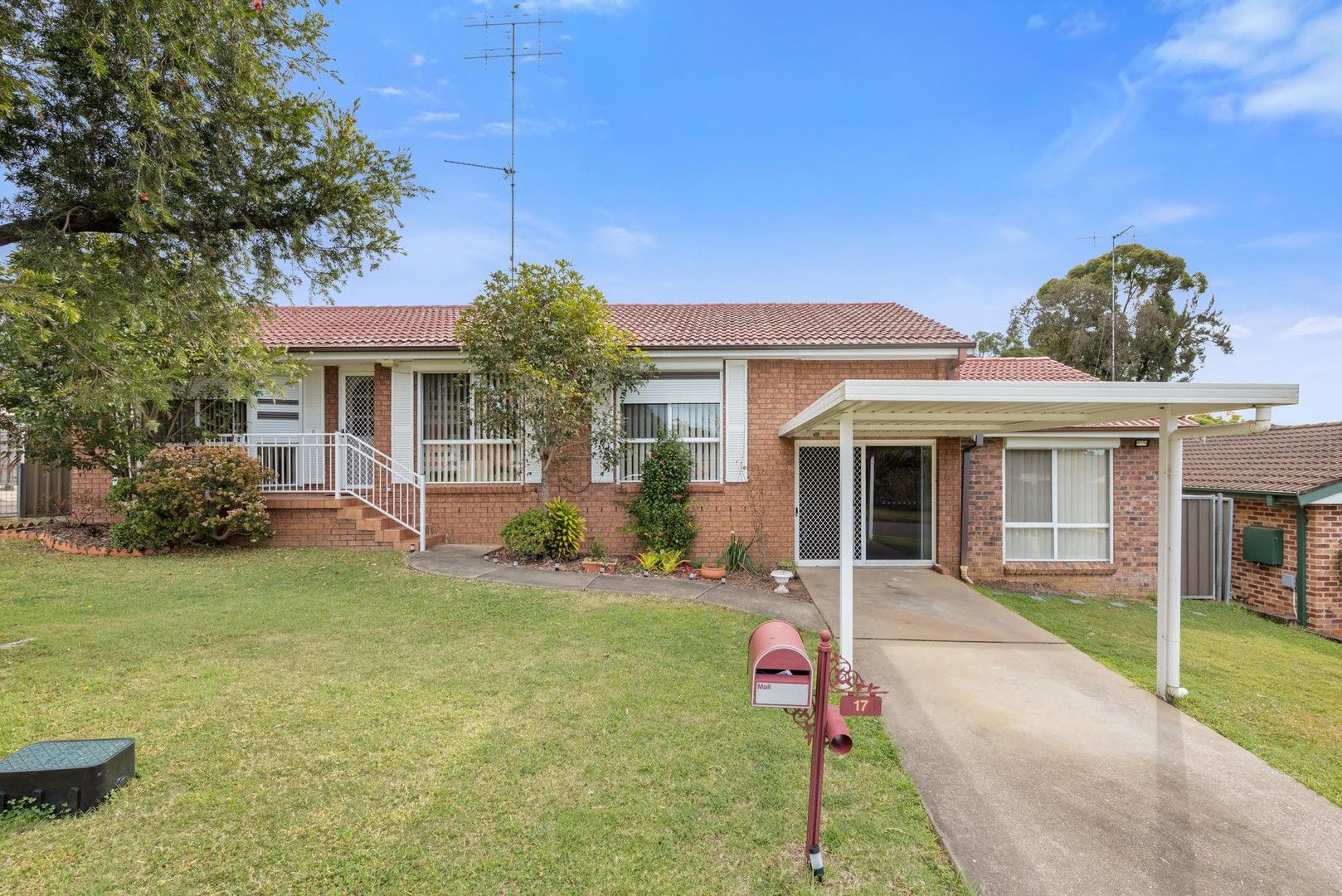 4 bedrooms House in 17 Tornado Crescent CRANEBROOK NSW, 2749