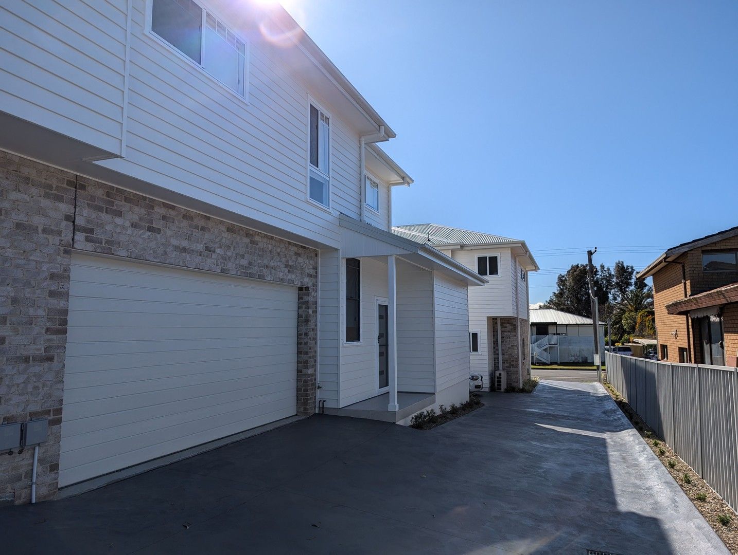 3 bedrooms Townhouse in 2/120 The Boulevarde OAK FLATS NSW, 2529