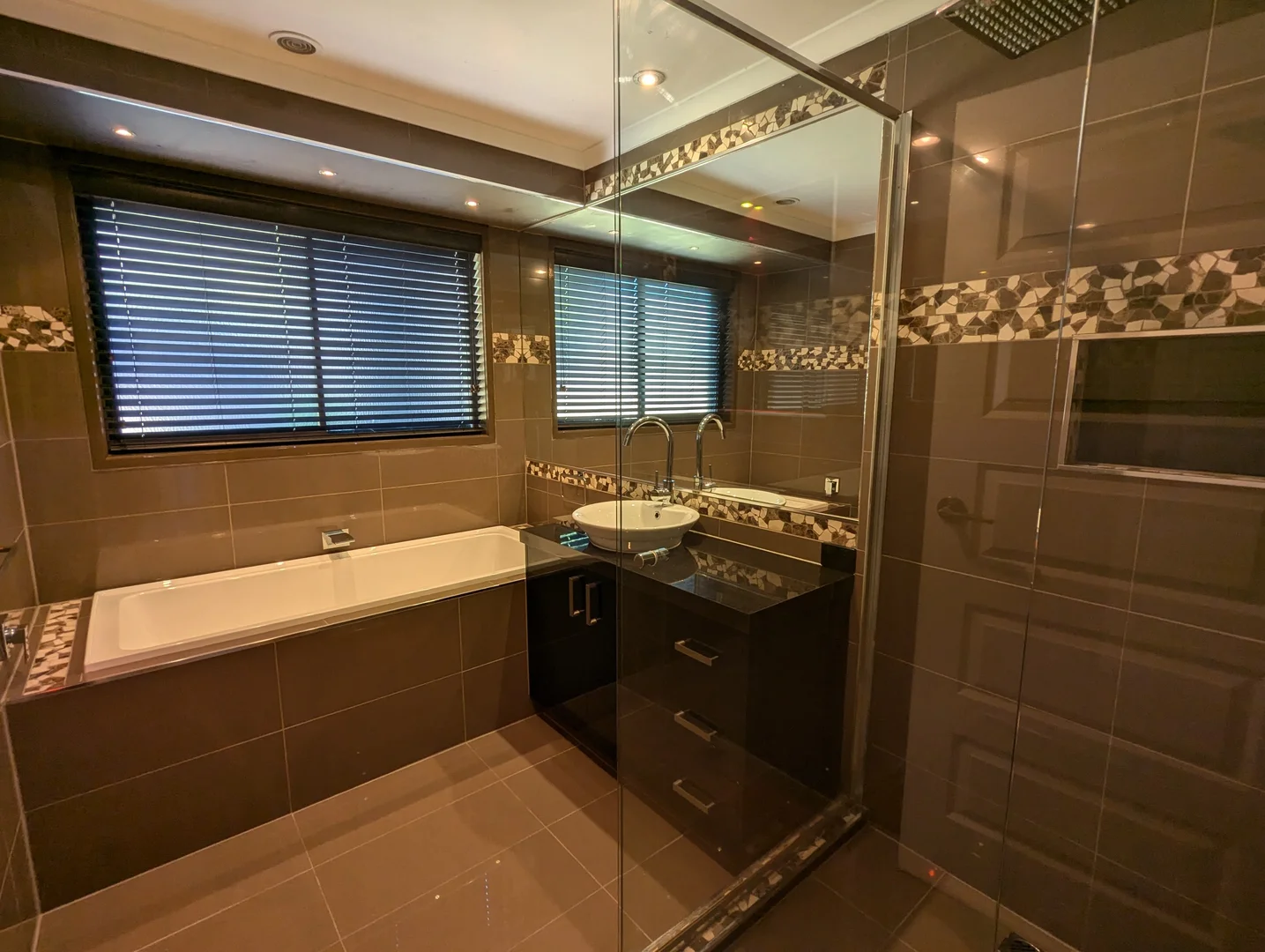 Additional image 11 of 8 McCulloch Crescent, Wodonga VIC 3690