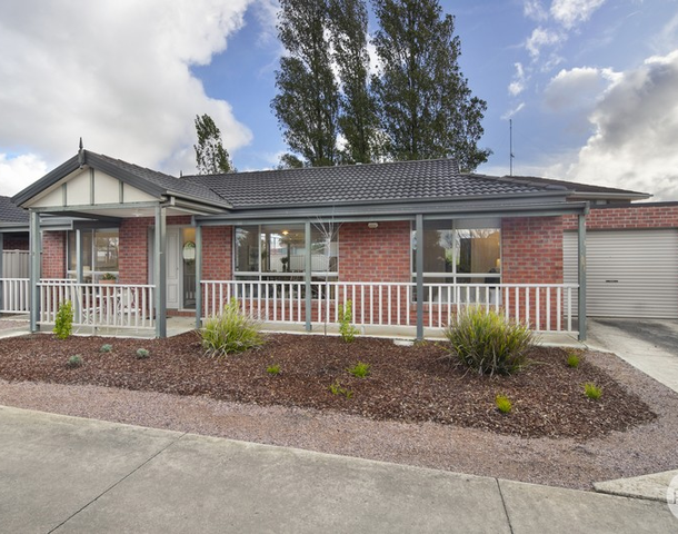 2 Tristan Drive, Sebastopol VIC 3356