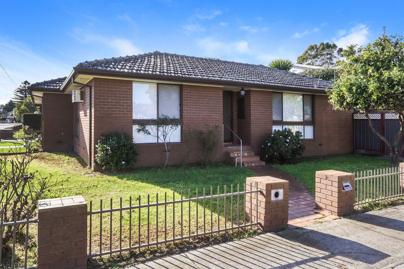 2 bedrooms Villa in 1/28 Middle Road MARIBYRNONG VIC, 3032