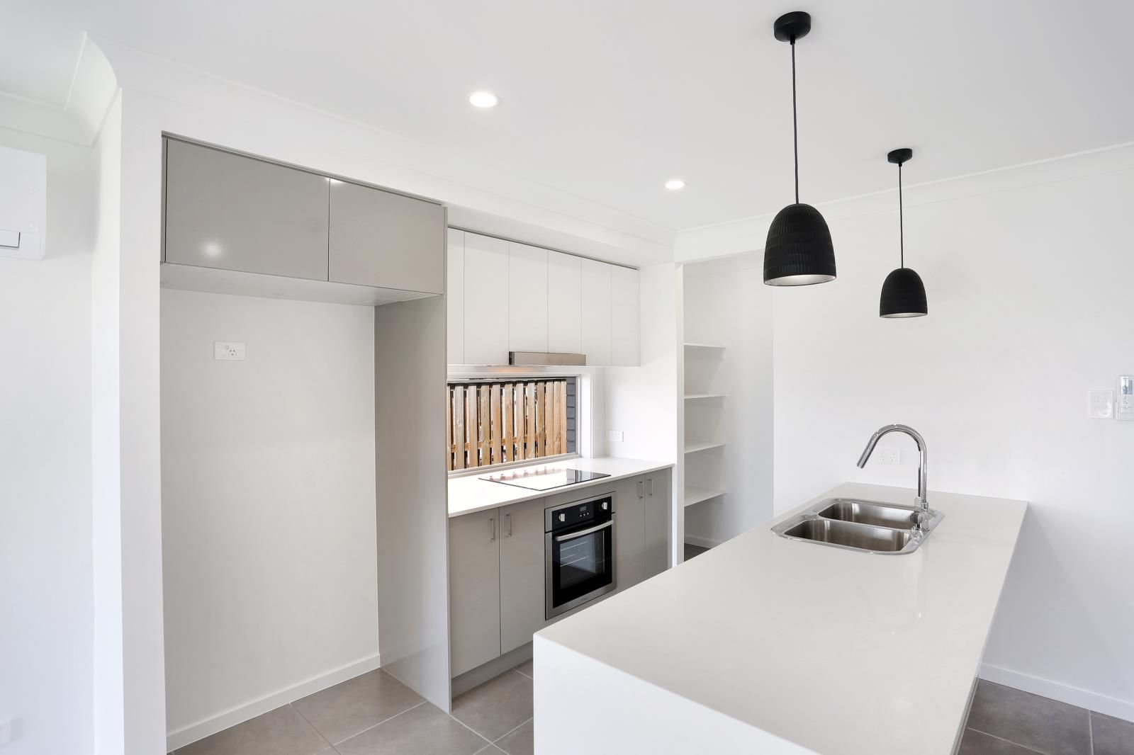 4 bedrooms House in 45 Swansea Circuit REDLAND BAY QLD, 4165