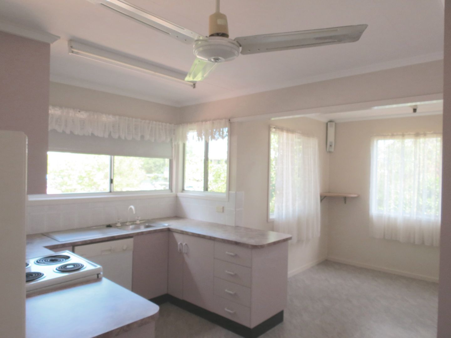 15 Old Airport Drive, Emerald QLD 4720, Image 2