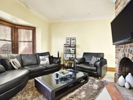 3 bedrooms Apartment / Unit / Flat in 9 Victoria Road HAWTHORN EAST VIC, 3123
