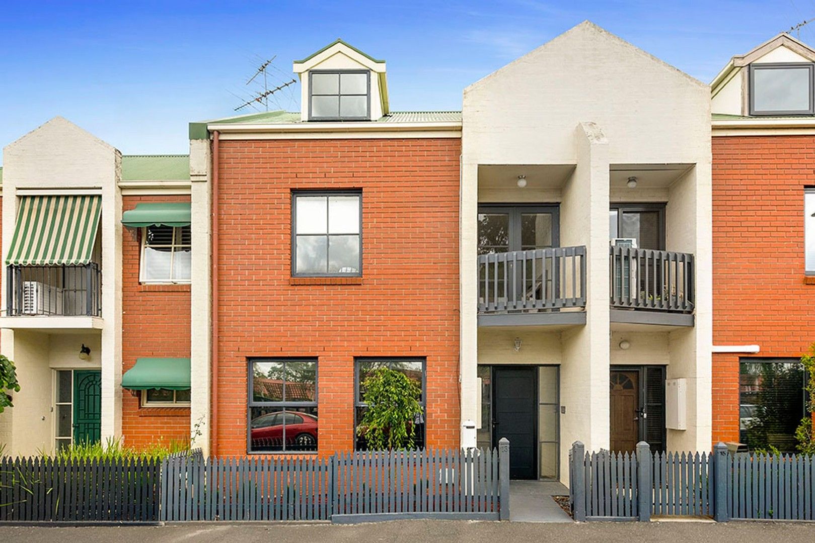 4 bedrooms Townhouse in 13 Serong Street KENSINGTON VIC, 3031