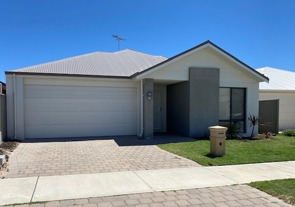 4 bedrooms House in 5 Citrine Street St EGLINTON WA, 6034