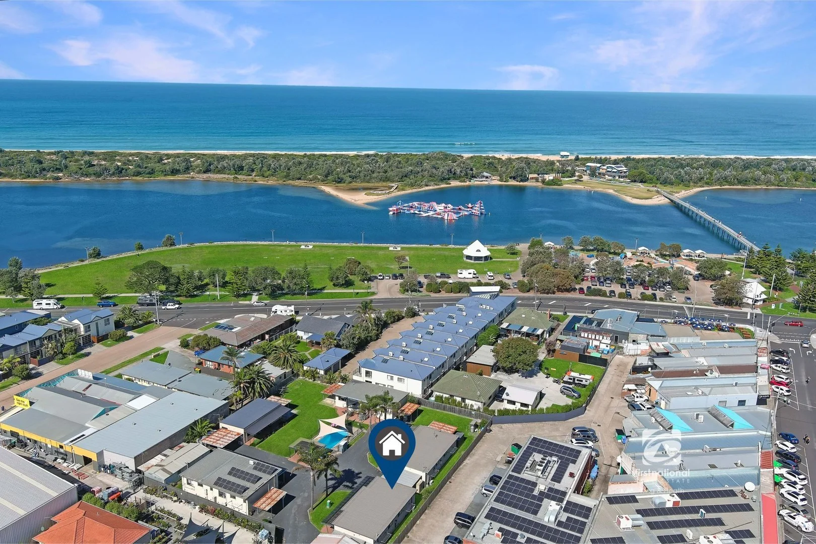 2/6 Roadknight Street, Lakes Entrance VIC 3909