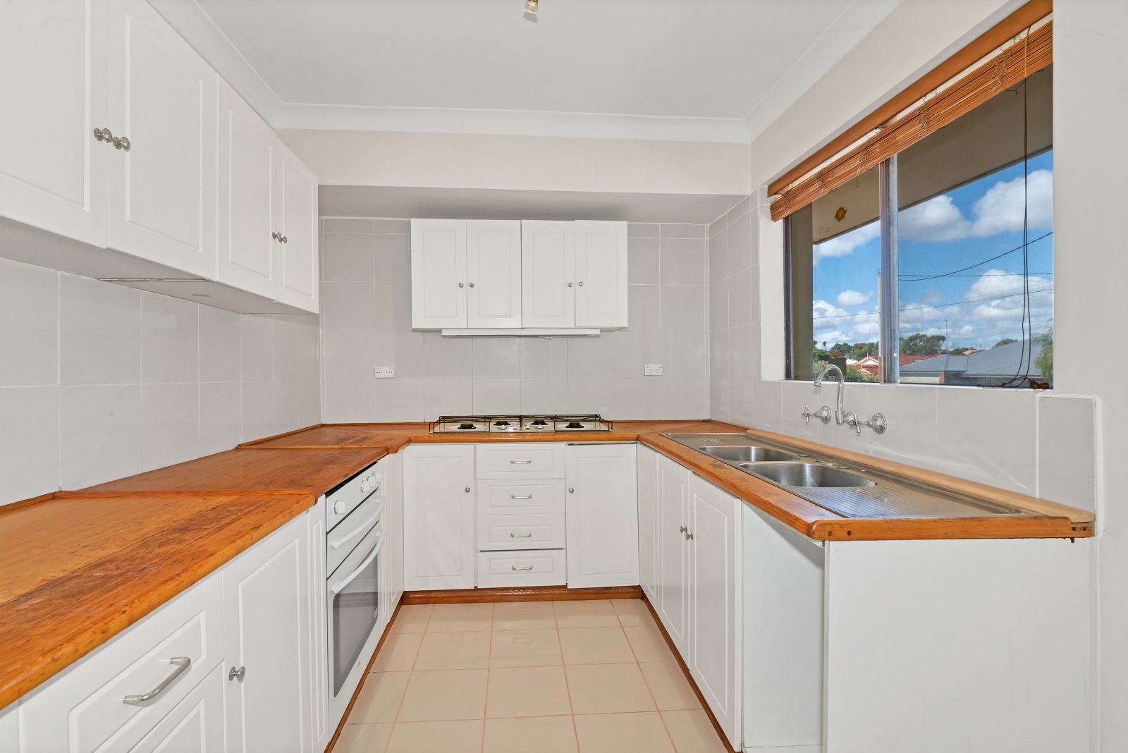 43 Karunjie Road, Golden Bay WA 6174, Image 2