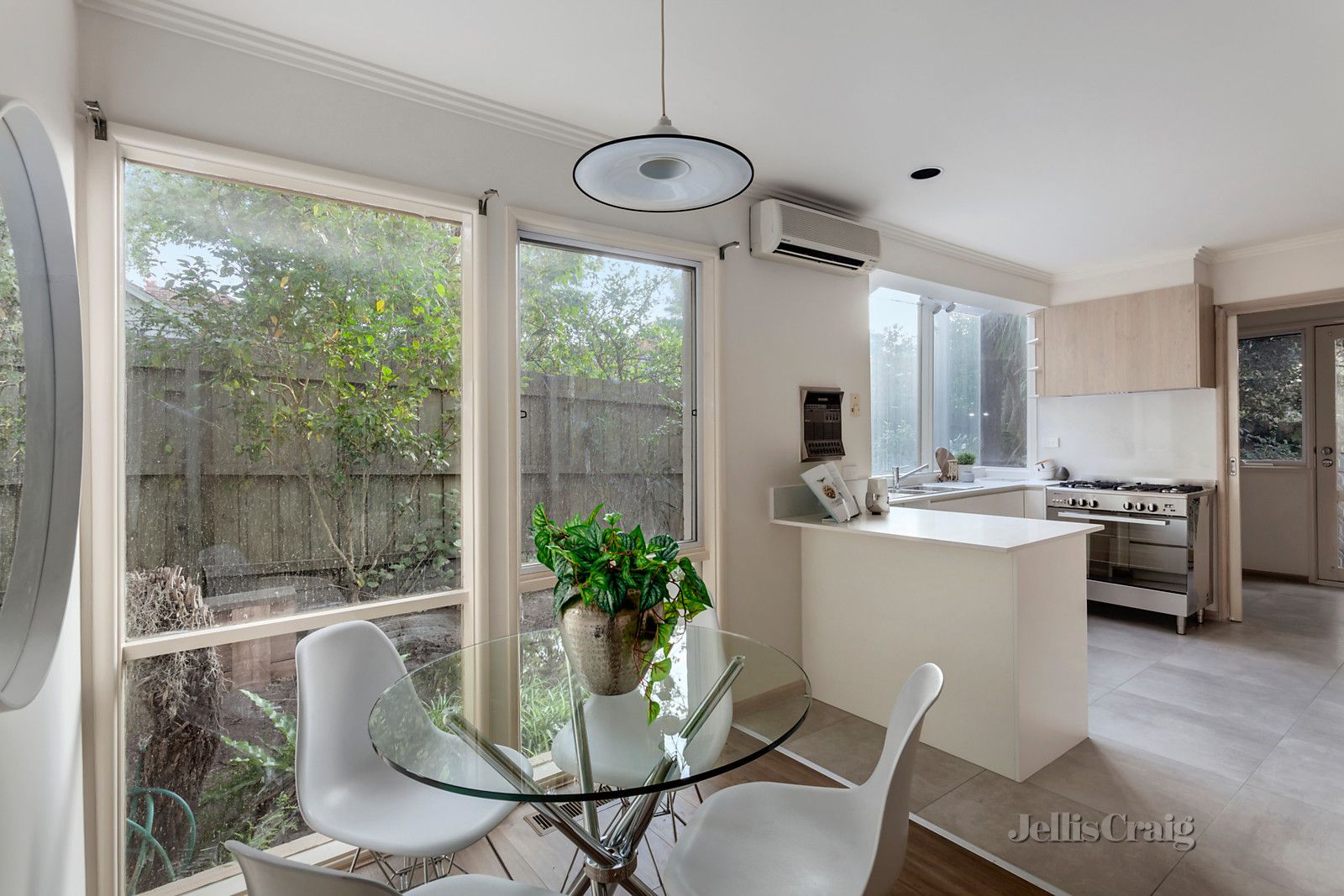 122 Harcourt Street, Hawthorn East VIC 3123, Image 2