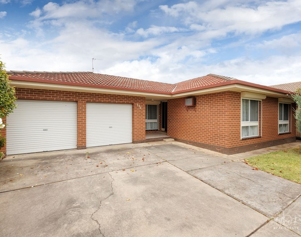 532 Kemp Street, Lavington NSW 2641