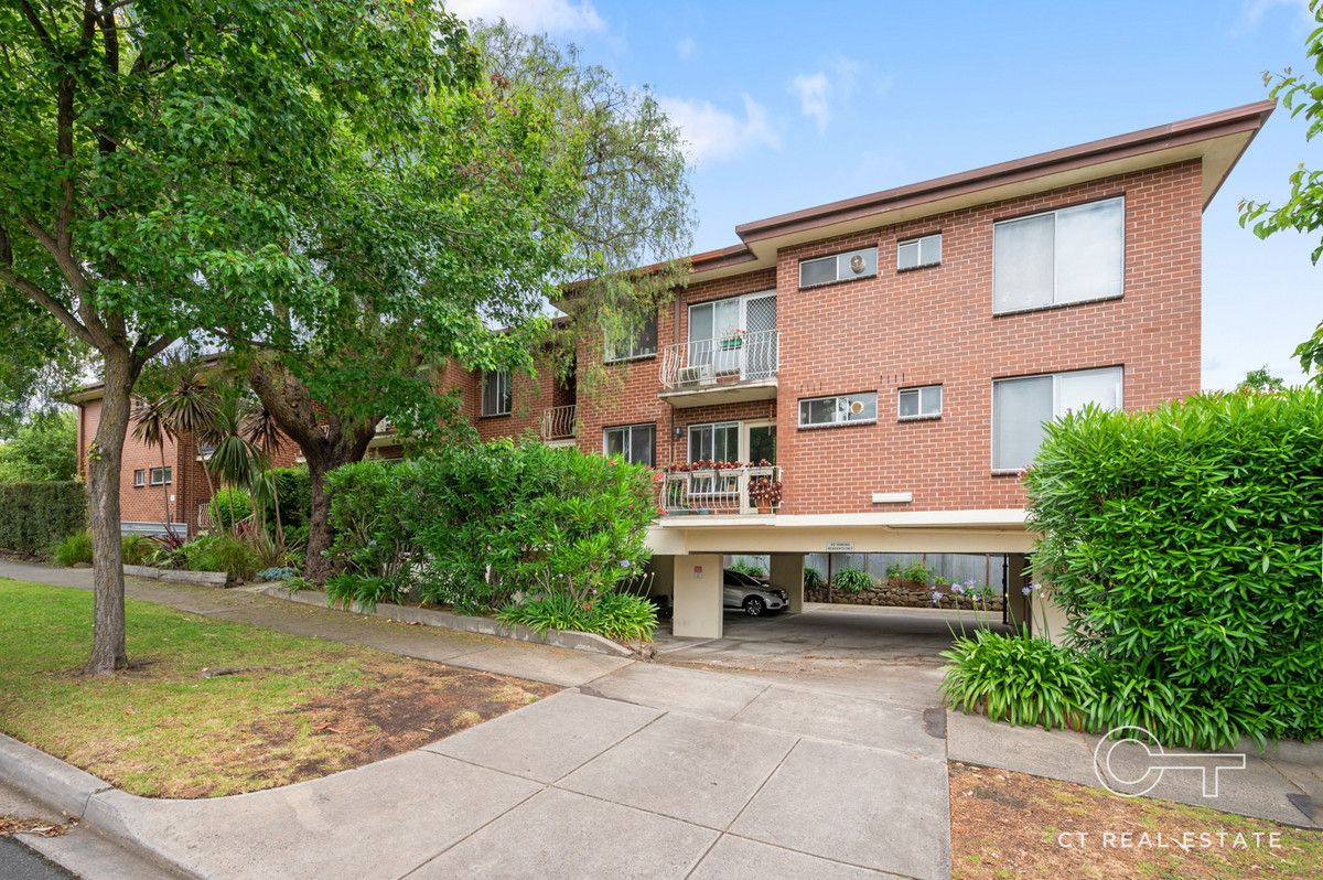 2 bedrooms Apartment / Unit / Flat in 1/29 Carroll Crescent GLEN IRIS VIC, 3146