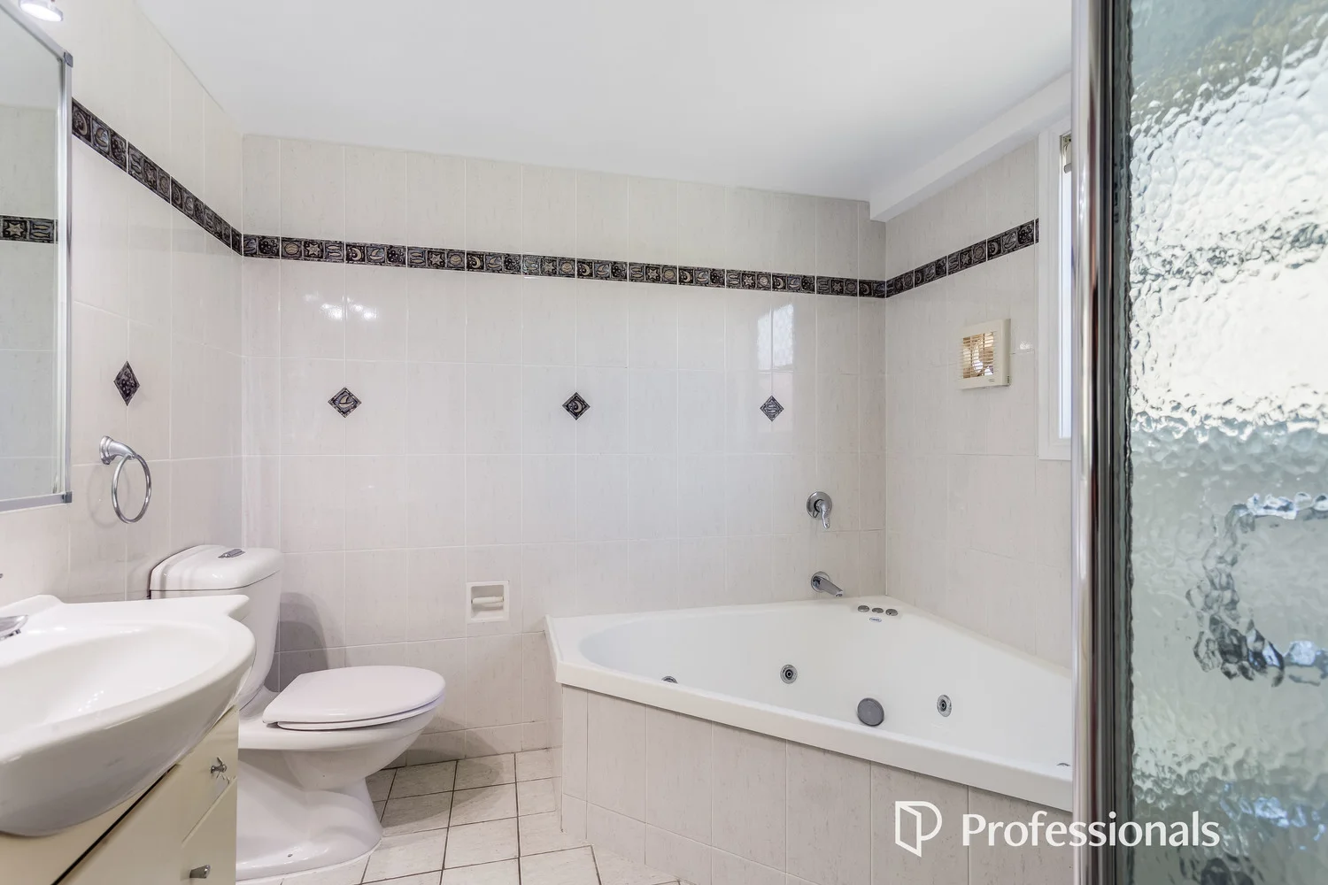 Additional image 9 of 176 Flinders Parade, Sandgate QLD 4017