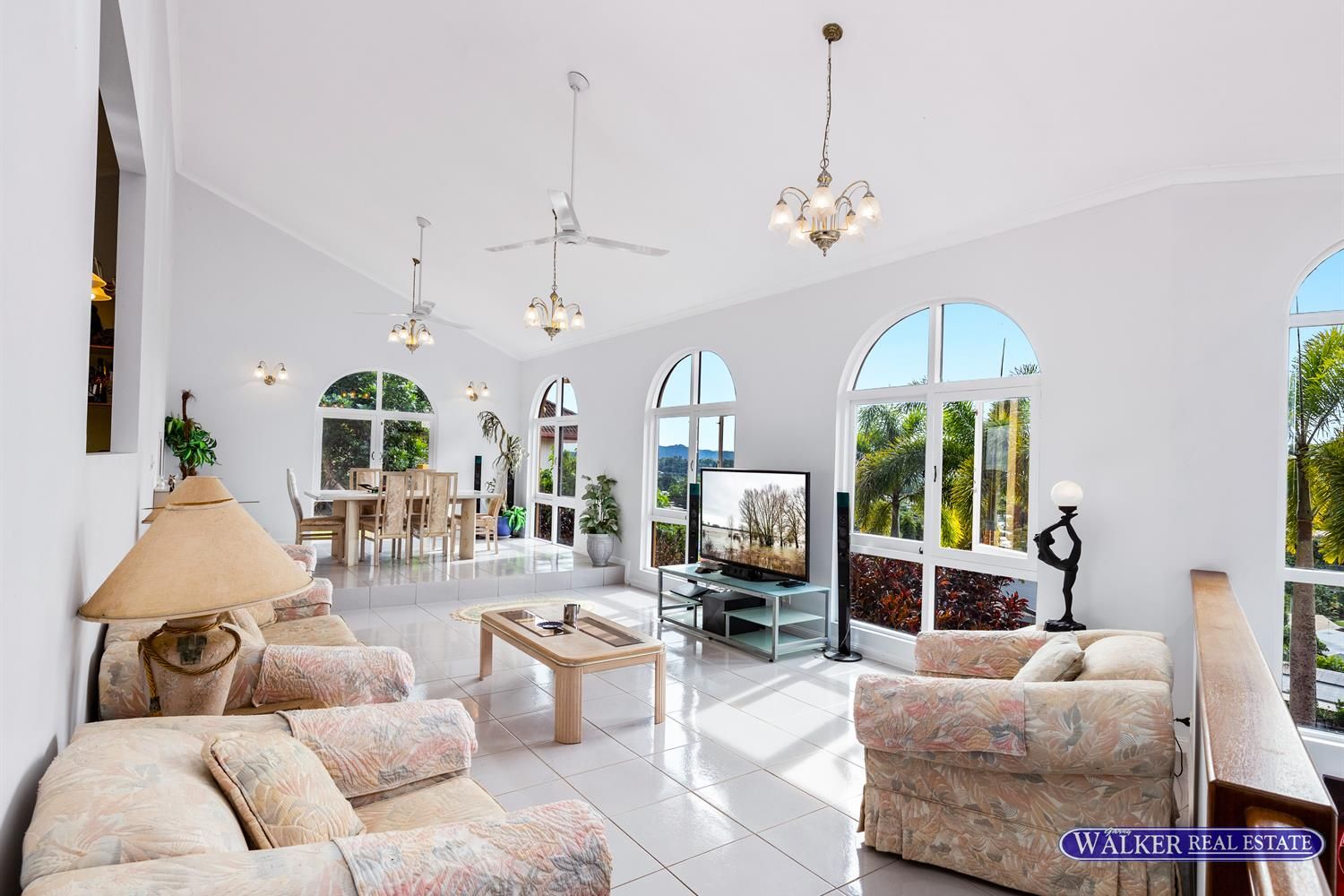 4 bedrooms House in 32 Pheasant Street BAYVIEW HEIGHTS QLD, 4868