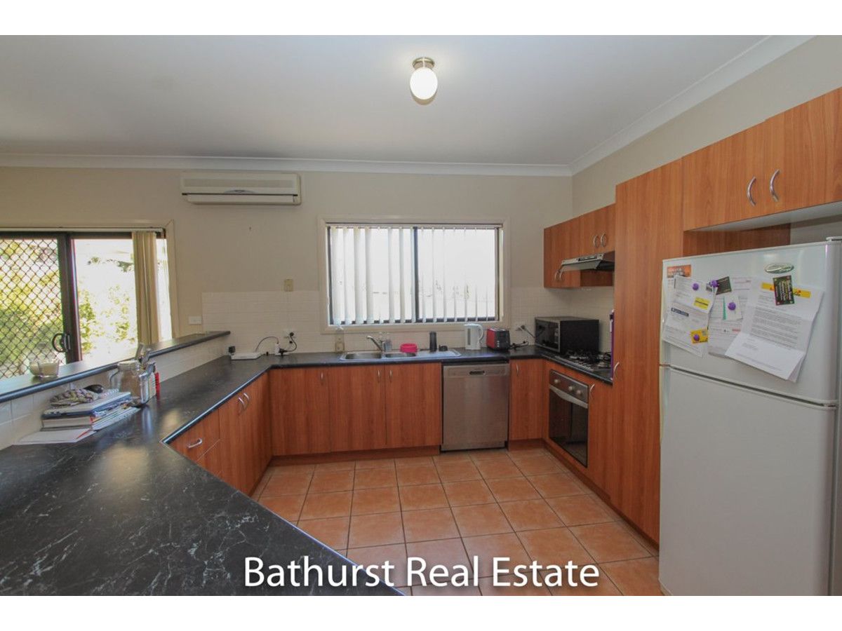 5 Hurley Close, Bathurst NSW 2795, Image 1