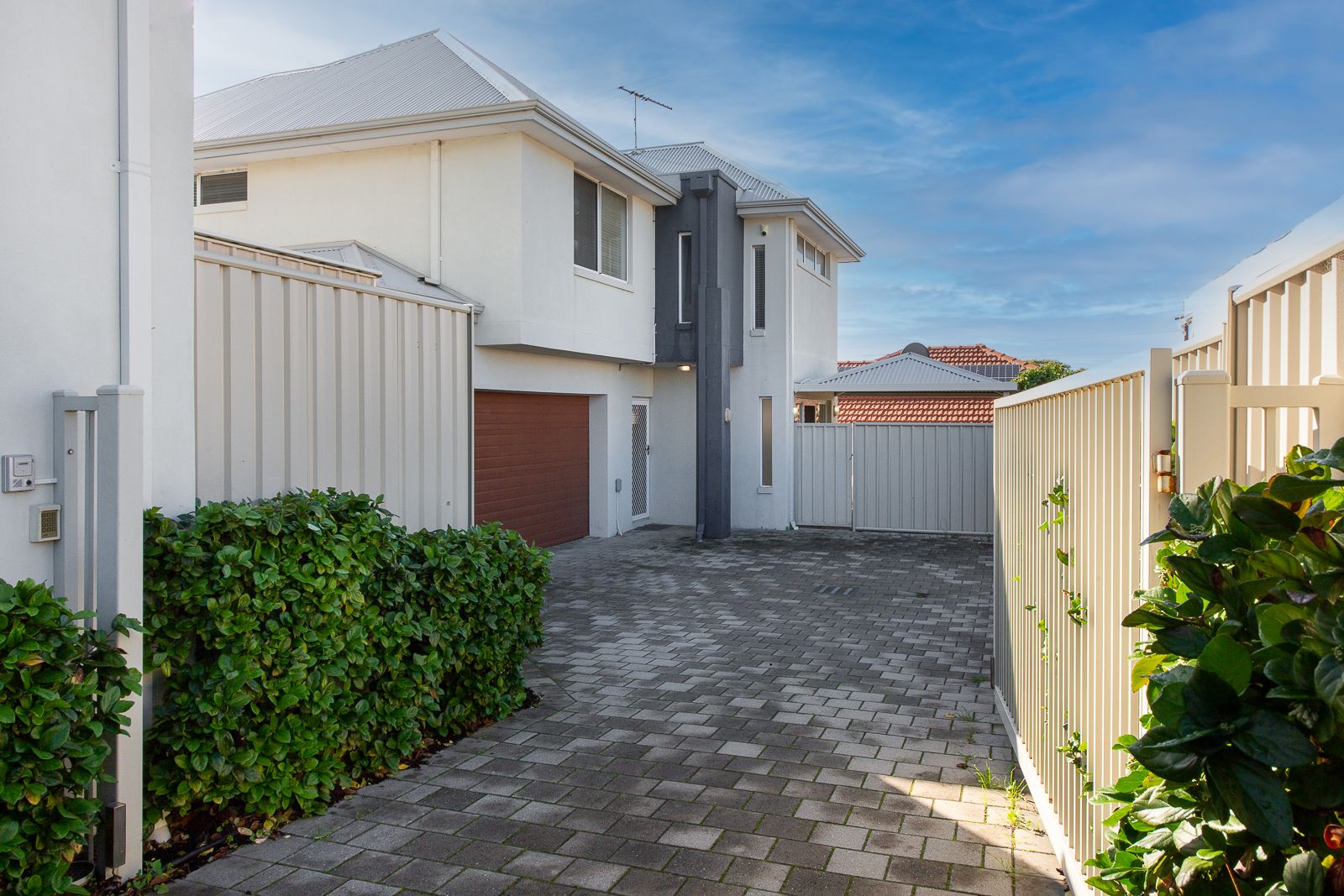 3 bedrooms House in 15c Dongara St INNALOO WA, 6018