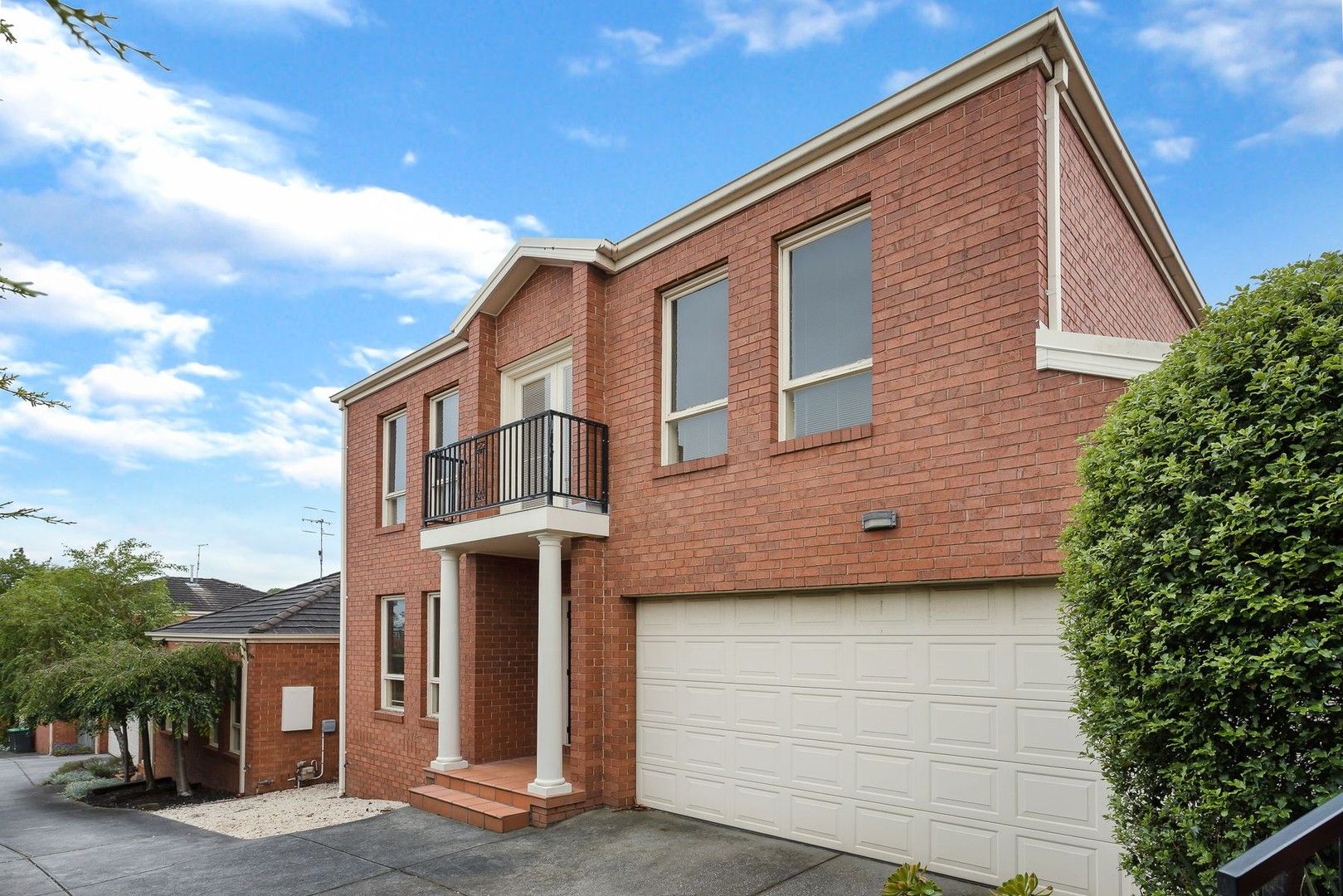 3 bedrooms Townhouse in 3/33 High Road CAMBERWELL VIC, 3124