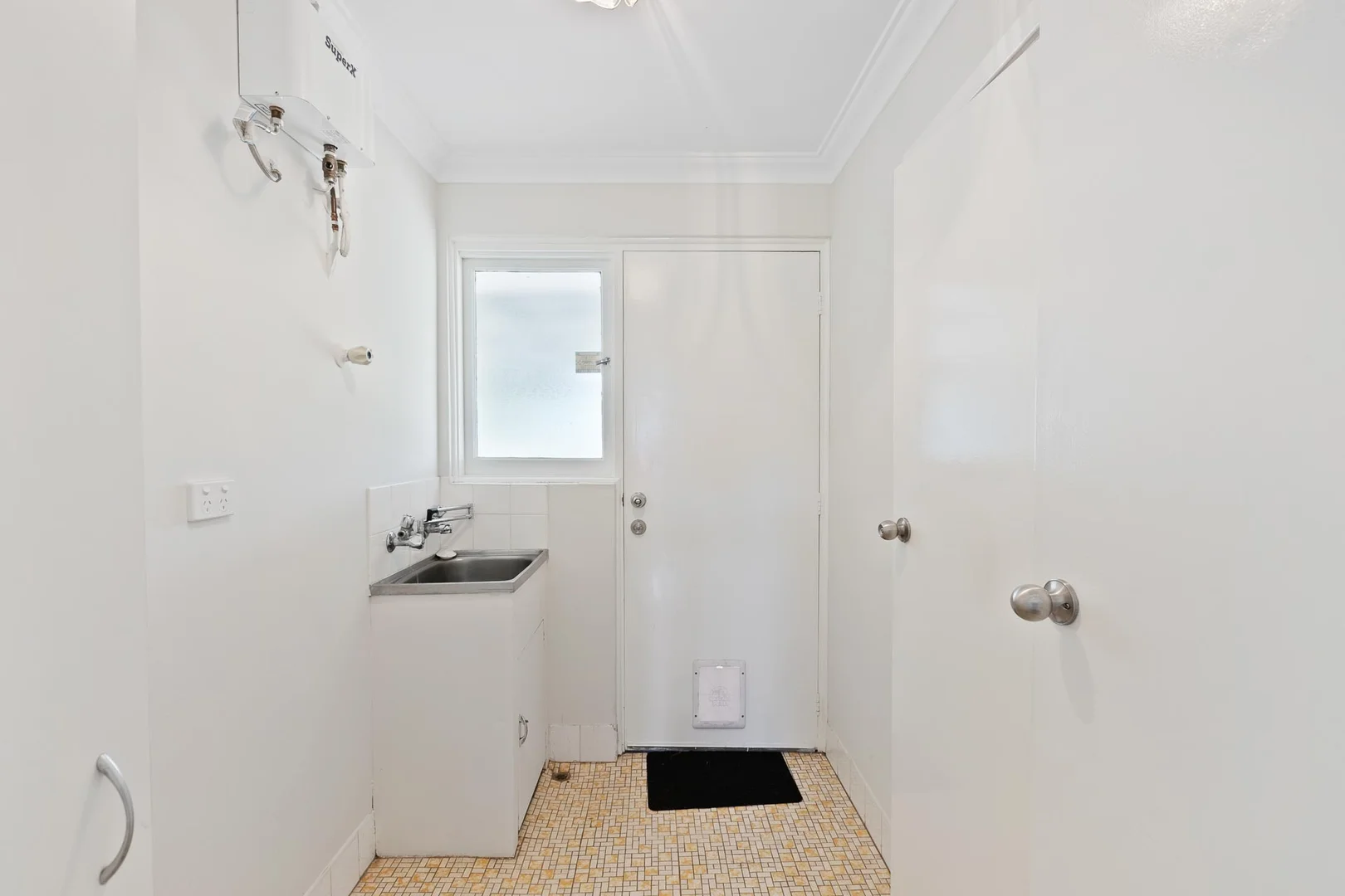 Additional image 15 of 379A Belmont Avenue, Cloverdale WA 6105